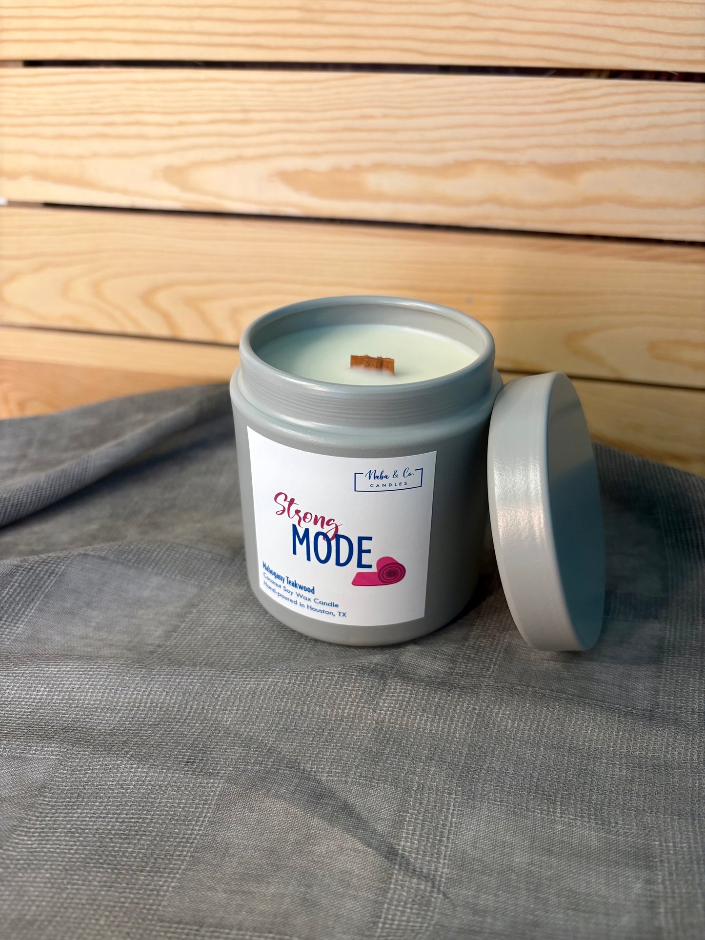 Strong Mode in Mahogany Teakwood